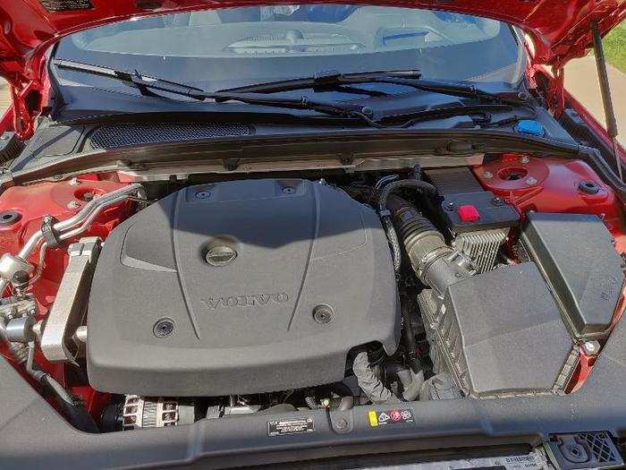 Under the hood, our T6 came equipped with a 316 horsepower, 2.0-liter turbocharged and supercharged inline-four-cylinder engine.