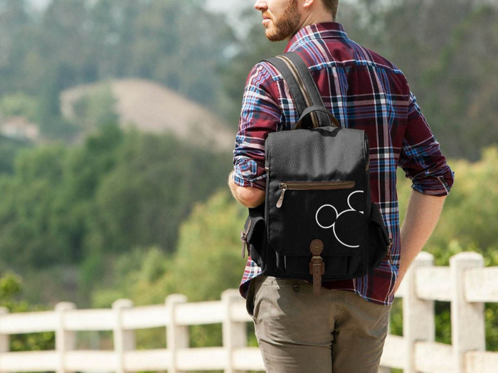 A picnic tote