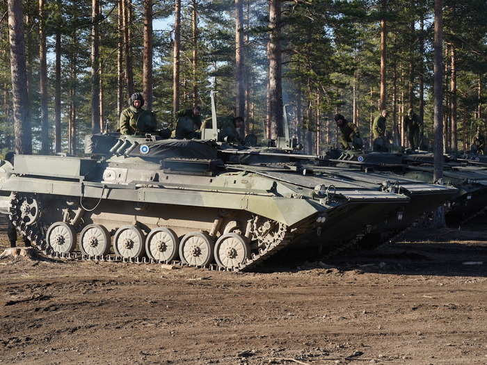 The situational training and live-fire exercises allowed US soldiers to observe their Finnish counterparts using their BMP-2 armored vehicles and to train with their own weapons, including the 30mm cannons on the Stryker Dragoon armored infantry carrier and the AT-4, an 84 mm anti-tank weapon.