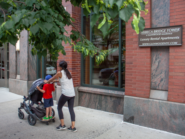 I saw many young families and parents pushing strollers in the neighborhood.