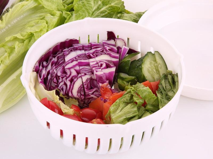 A salad cutting bowl