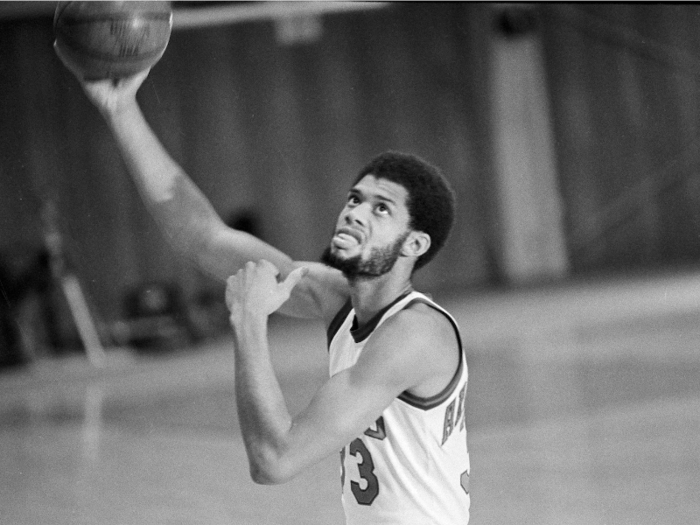 Kareem Abdul Jabbar was bested by Dave Cowen in the 1972-1973 season.