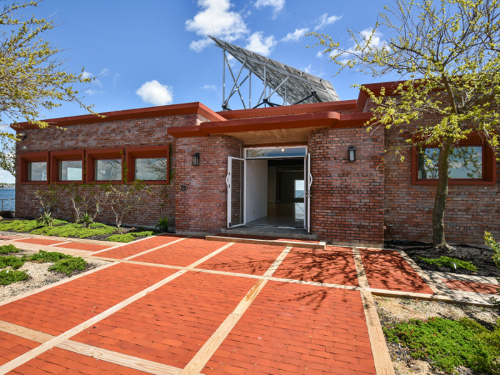 Columbia Island, the smaller island of the two, has a fully renovated four-bedroom, two-bathroom, 5,625-square-foot home.