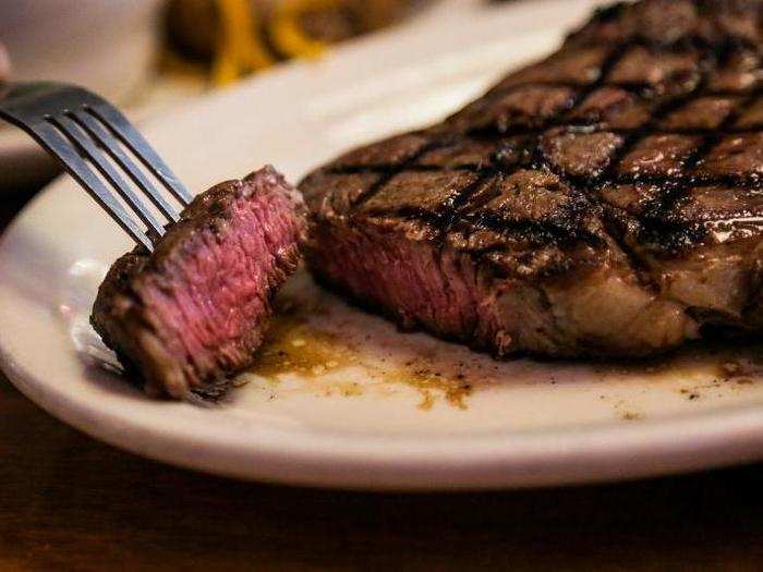 The first cut revealed a near-flawless steak: a lightly charred, crispy exterior and a smooth, buttery interior. There was no gristle whatsoever.