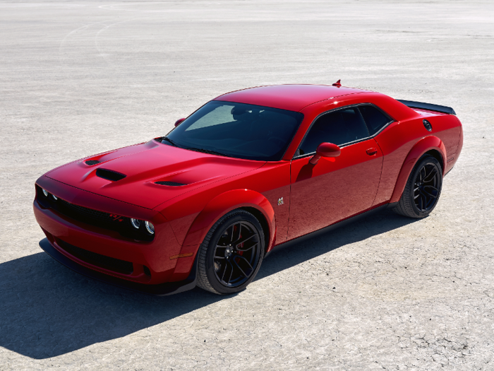 Midsize sporty car: Dodge Challenger