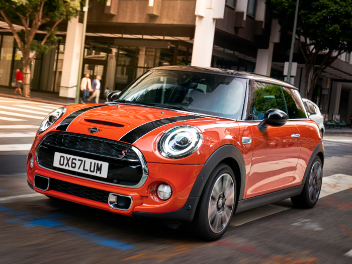 Compact sporty car: MINI Cooper