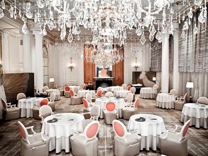 16. Alain Ducasse au Plaza Athénée (Paris, France)