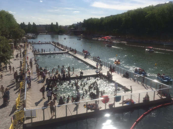 Major swimming pools in the city are remaining open late into the night to help with the heat, including ones in La Villette canal.