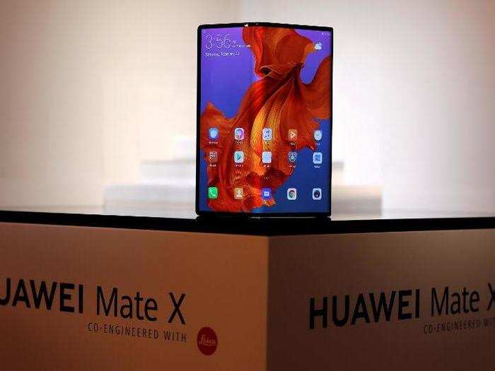 As a reference point, Huawei earlier this year debuted its own fast-charging tech for the foldable Mate X smartphone, which can fully charge that phone