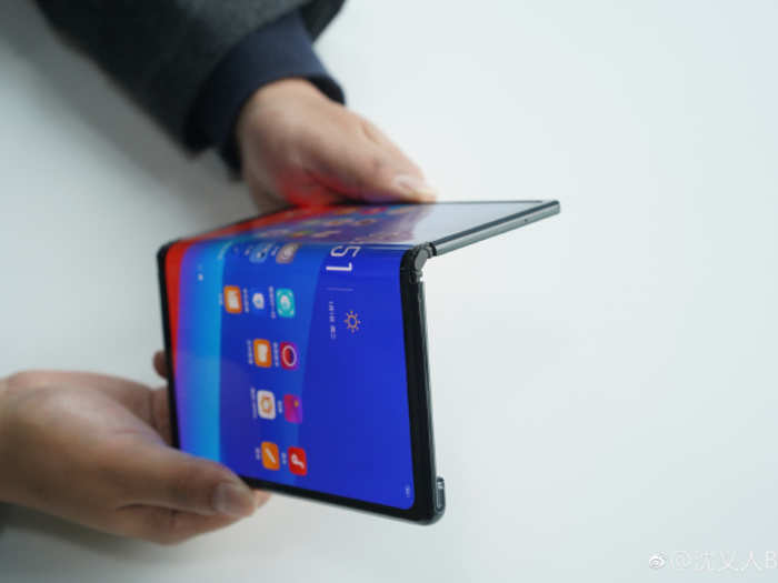 Also that same weekend, Oppo — the third-most popular smartphone maker in China — unveiled its own foldable phone concept.