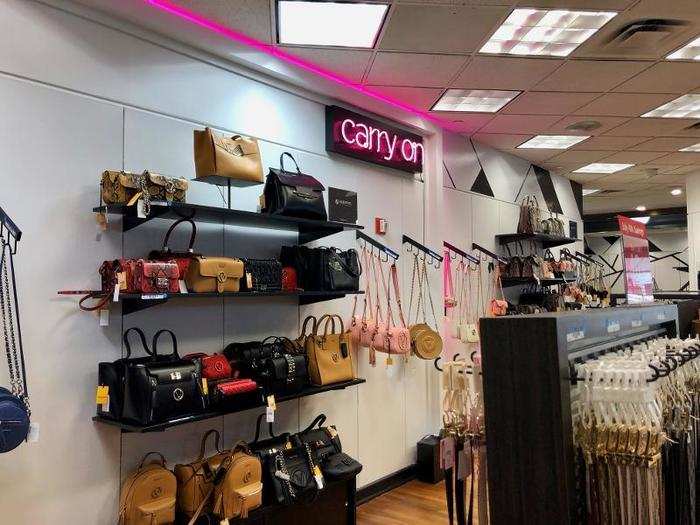 The signs here were more exciting, too. The neon pink lights found throughout the store were a chic and trendy design choice.