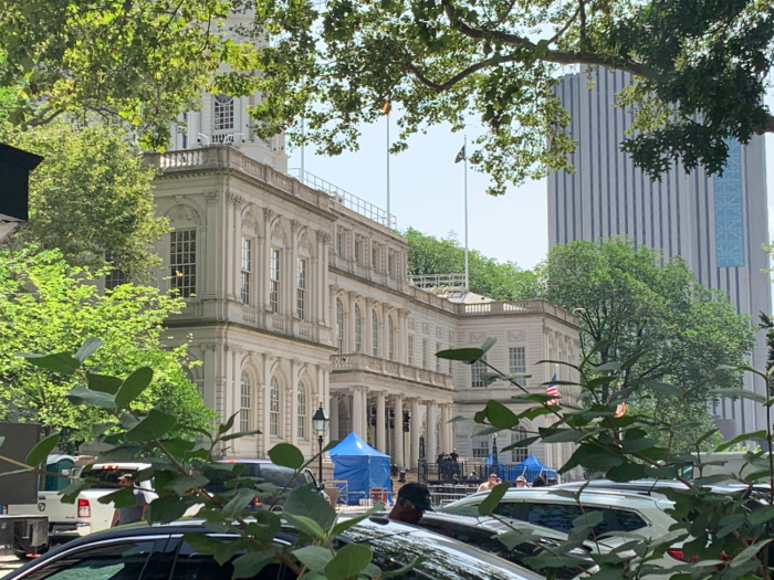 At the end of the last parade in 2015, a closing ceremony was held at the steps of City Hall, just off Broadway and Murray Street. The team was given the key to city and showered with confetti. The same is likely to happen this year.