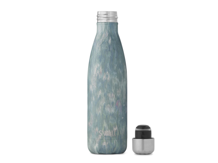 A reusable water bottle