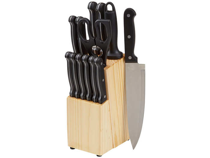 16. A 14-piece knife set