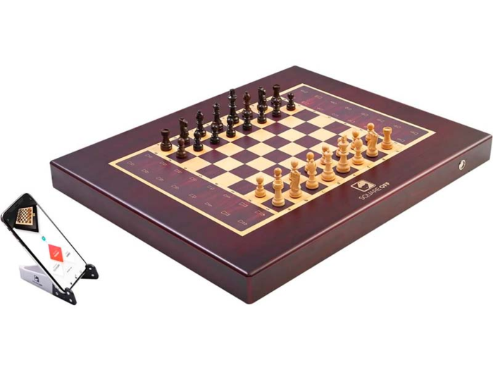 A chess set that lets you play against anyone in the world