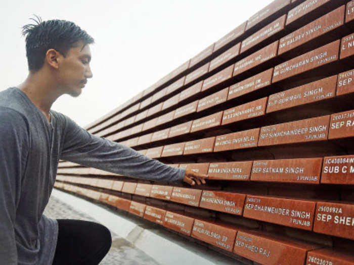 As many as 527 of India’s brave soldiers laid their lives on the line of duty. Indian Army also built a memorial wall with all the names of the soldiers who lost their lives during the war.