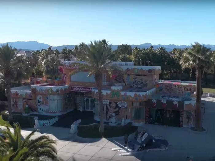  Their ceremony will take place at the Graffiti Mansion, a massive house that often gets spray painted to promote things like Fortnite and the retailer Supreme. 