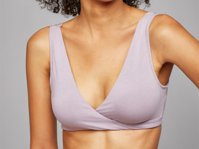 How to use a no-clasp or sleep bra