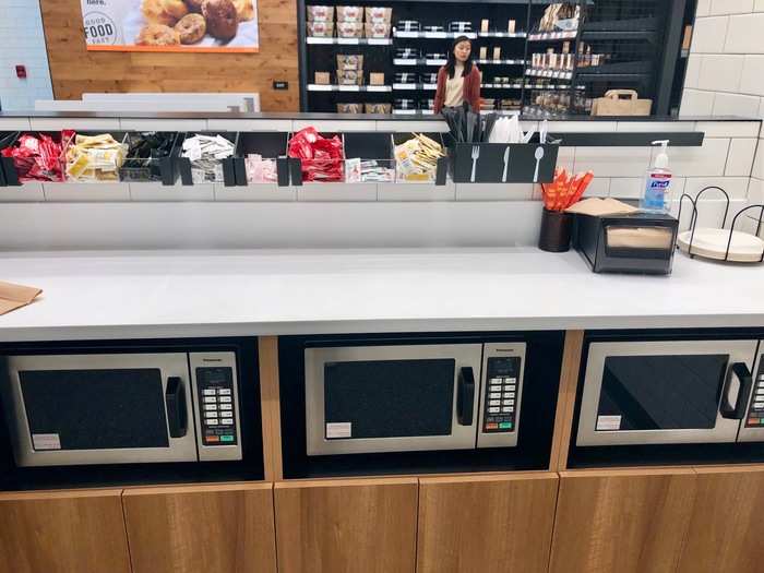 Customers then had the option to heat up their food in the store before heading out.