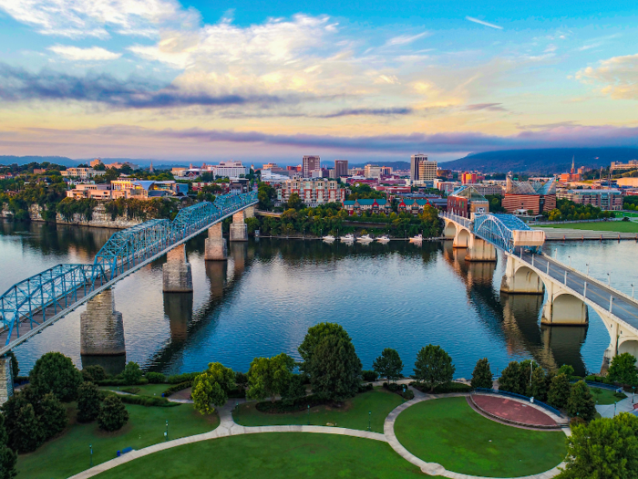 19. Chattanooga, Tennessee, has a population of 528,150.