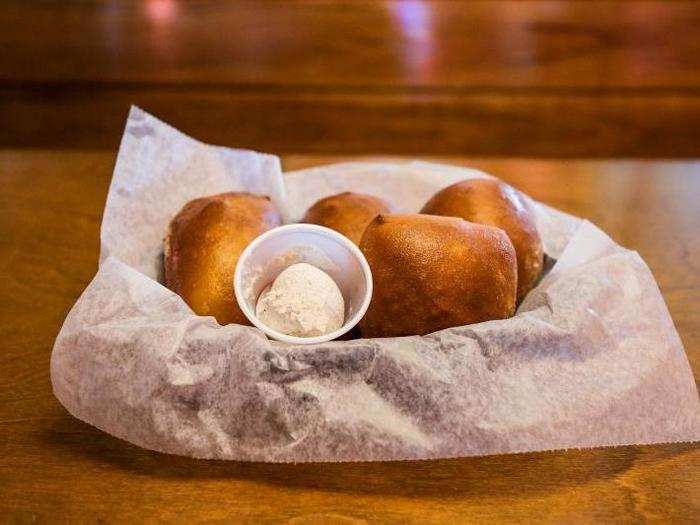 Sweet rolls and cinnamon butter are provided at the start of every meal.