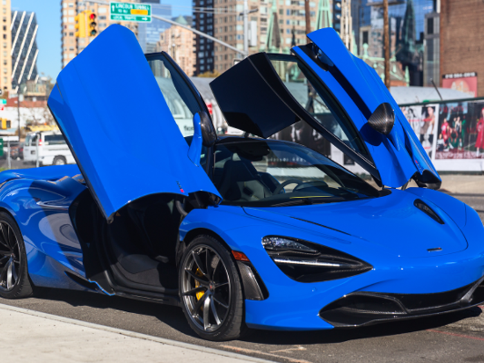 1 McLaren 720S