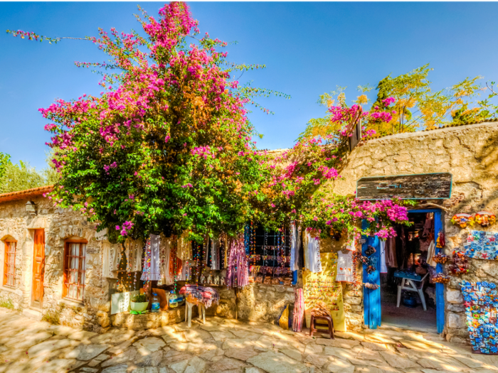 Above the town in the hills is Old Datça. While essentially abandoned nearly 40 years ago, it