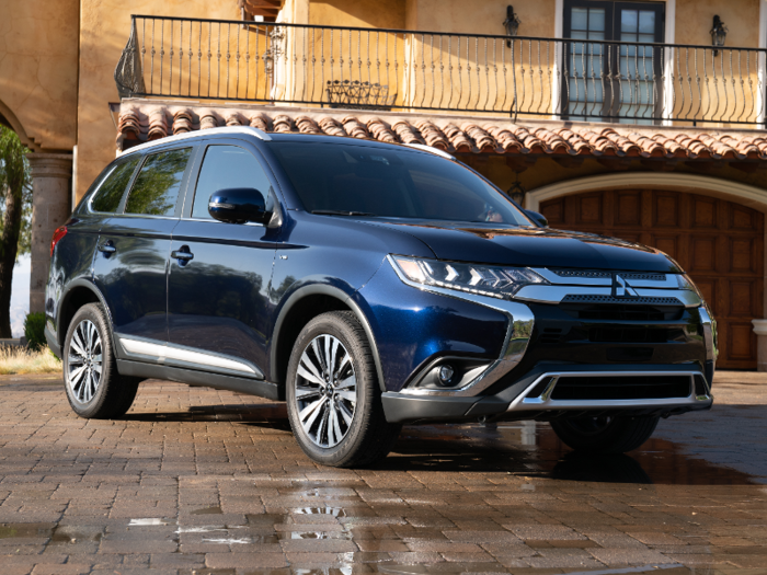 2019 Mitsubishi Outlander: $24,695