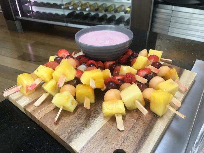 There were fruit skewers with a yoghurt dip, pastries, smoked salmon blinis, and mini frittatas. This wasn’t the usual lounge offering, though — we were being served separately for a press conference.