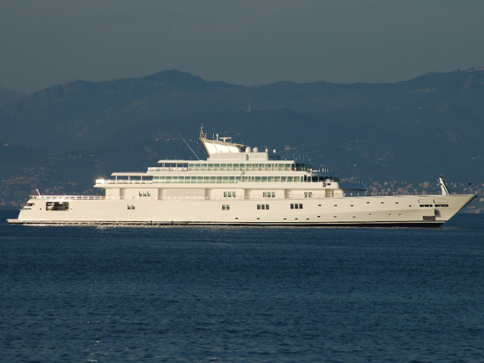 Rising Sun was constructed by German shipbuilder Lürssen. Once Geffen became owner, he had the yacht refitted over a six-month period.