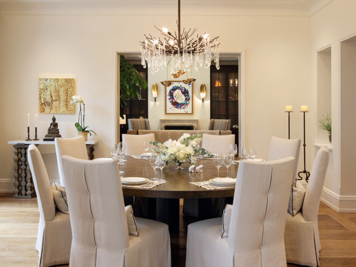 The elegant dining room ...