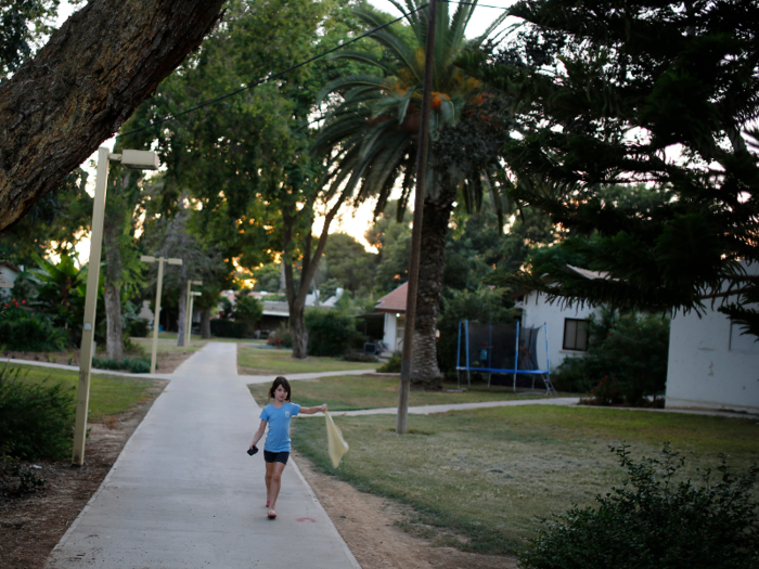 As a child, Neumann lived for some time on an Israeli kibbutz, one of the collective community settlement across the country. Neumann attended school near the Gaza Strip while his mother worked as a doctor at a nearby hospital.