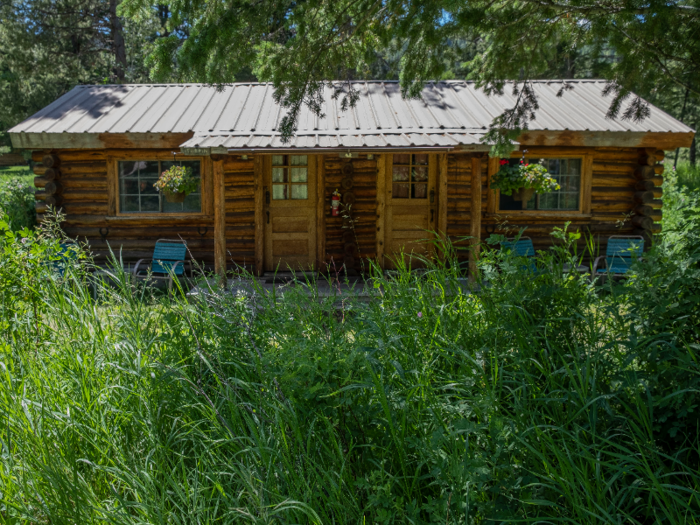 Gros Ventre River Ranch has three different types of accommodations. Guests can choose from four log cabins, four lodges, and a homestead house.