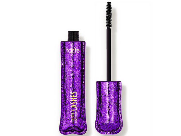 A mascara that simultaneously lengthens, volumizes, nourishes, and conditions your lashes