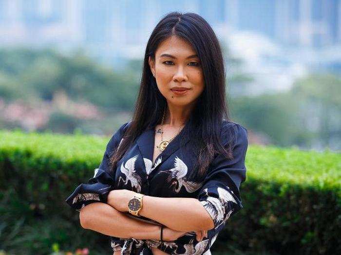 Alliance General Manager Kelly Ong organizes the team