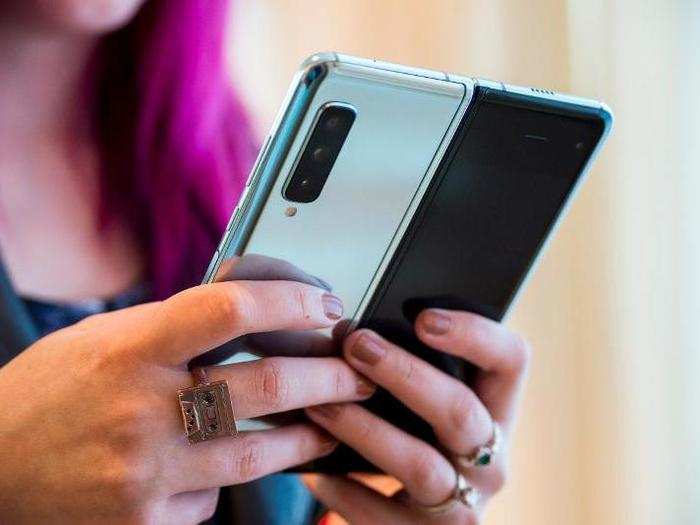 Earlier this year, we saw Samsung unveil a foldable smartphone design with six — yes, six! — cameras in it. It even has an ultra-wide-angle lens, adding a little salt to Apple