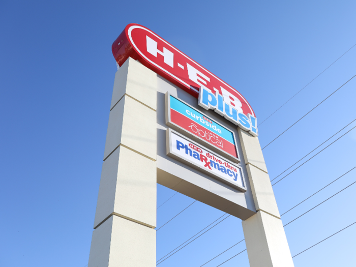 The San Antonio-based H-E-B, on the other hand, has a century-old history in Texas and has repeatedly attracted national attention, despite only operating in Texas and Northern Mexico across 400 stores.