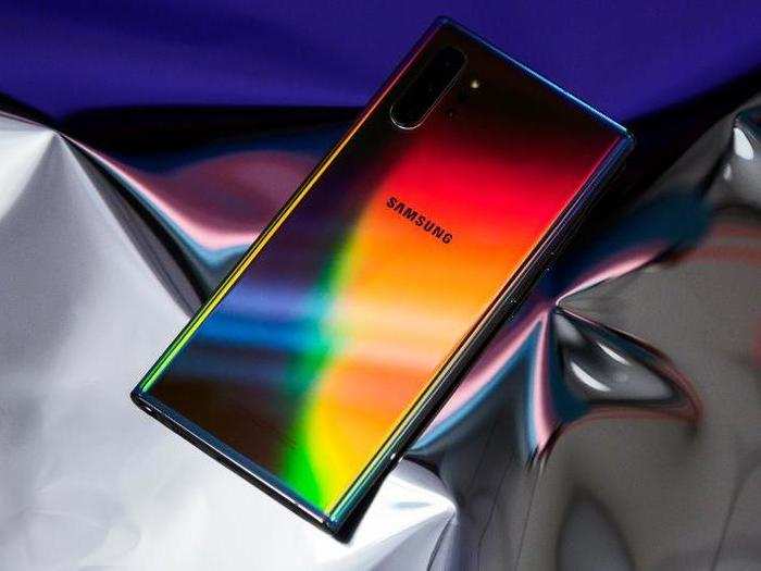 4. The Galaxy Note 10 has a slightly bigger battery compared to the Galaxy S10, but you won