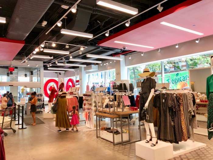 We entered the store and were blown away at the chic design of the main floor. It looked like we had just walked into a trendy department store, not a superstore that also sells groceries.