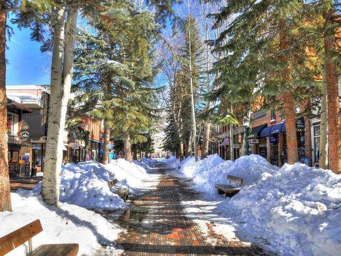 Divided into upper and lower neighborhoods, Billionaire Mountain boasts views of downtown Aspen, peaks in the Elk Range, and Aspen Snowmass, which comprises all four of Aspen