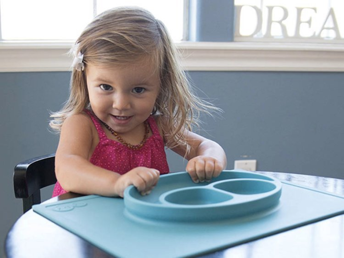  A suction silicone place mat 