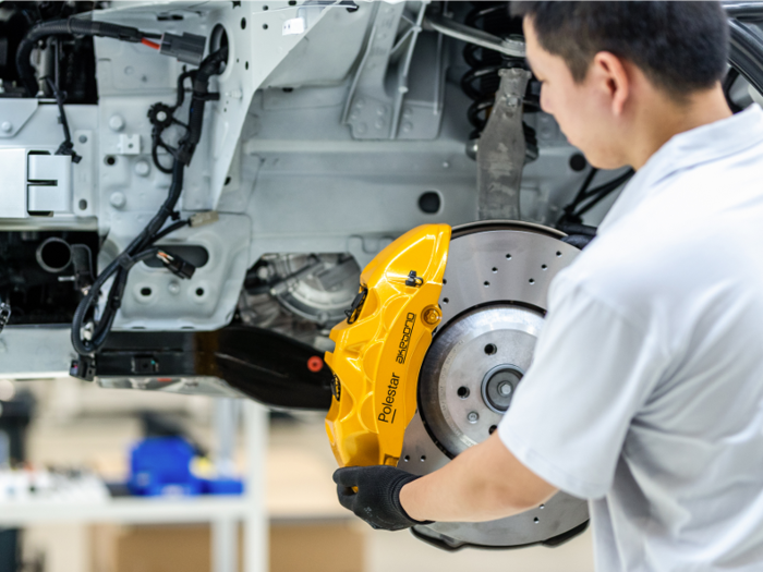 Most of the body parts of the Polestar 1 are carbon fiber, therefore reducing the weight of the car and its center of gravity, while increasing its rigidity, according to Polestar.