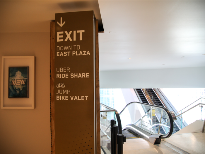 There are also a bike valet for 300 spaces and a designated ride-sharing pick-up spot. For those opting to drive themselves, there are 950 subterranean parking spots.