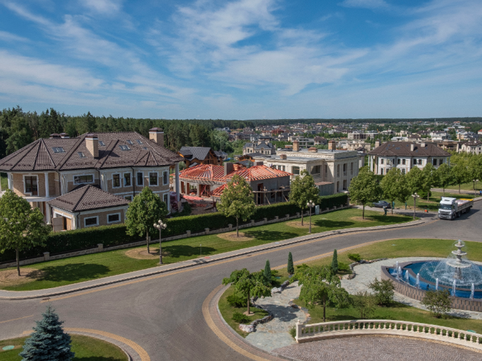 In recent years, Novorizhskoye has seen an explosion of development by Villagio Estates, a luxury real-estate developer that claims to be the largest in Russia.