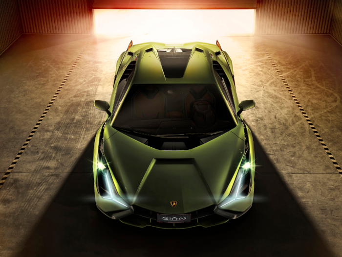 The automaker claims the car has the lowest weight-to-power ratio of all V12 Lamborghinis.