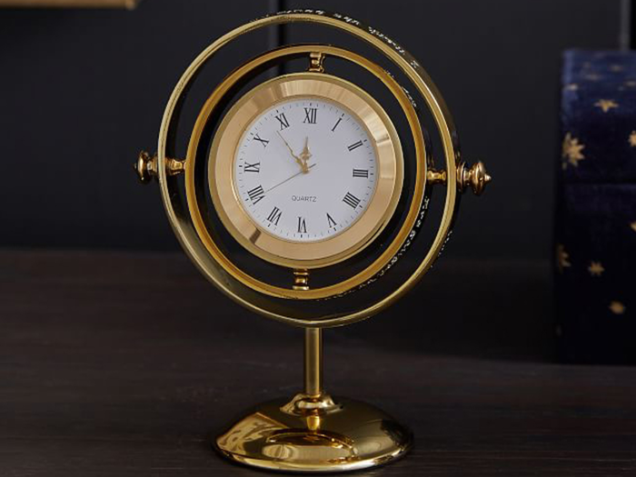 A Time Turner clock that actually spins