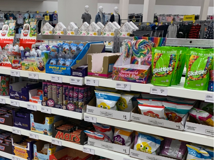 The checkout line looked very similar to that in the US. The traditional lines of candy and gum taunted customers as they waited to pay for their items — I was barely able to resist buying a pack of Mentos.