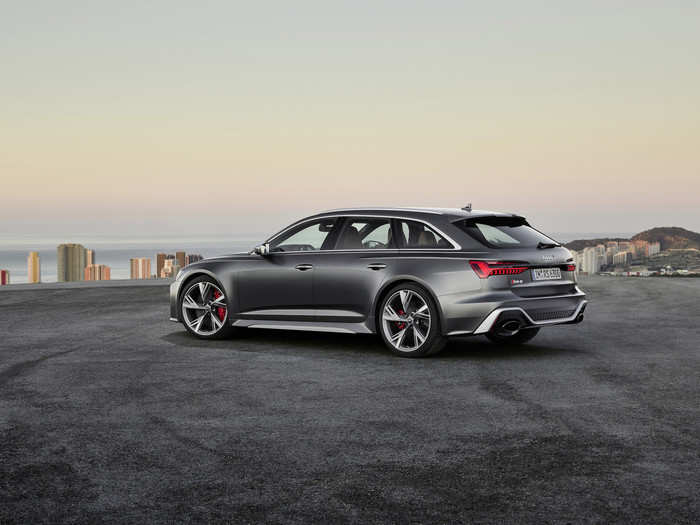 But Audi also intends to bring its RS 6 Avant to Frankfurt. The high-performance wagon will have a hybrid V8 under the hood. For what it