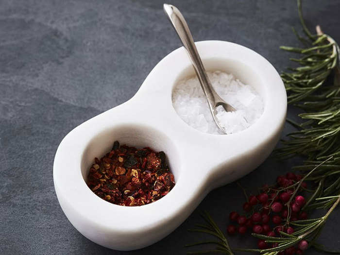 Double condiment bowls that are impossible to hate