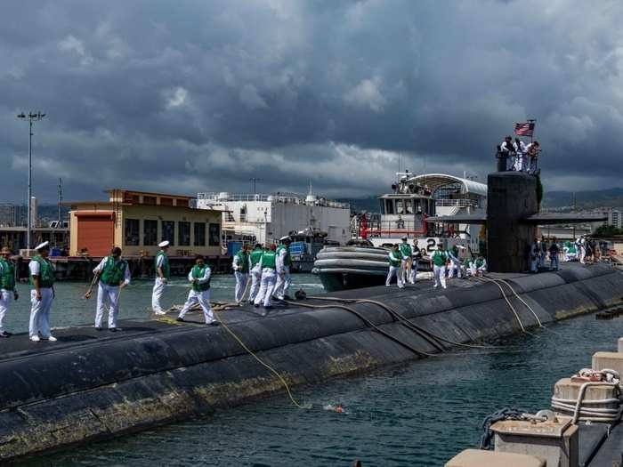 Selph said that "sailing around the world in our country’s oldest serving nuclear-powered Los Angeles-class fast-attack submarine is a testament to the durability and design of the submarine but also the tenacity and 